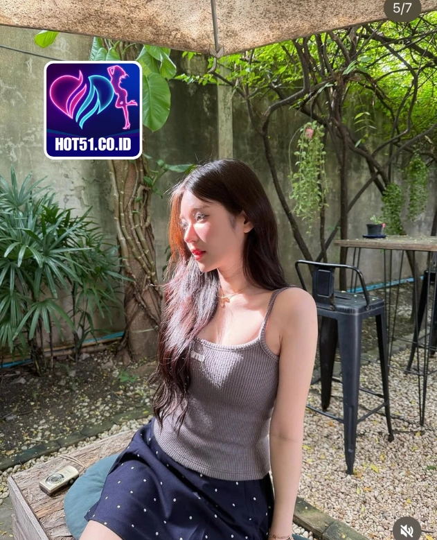 Ellie Cooper-HOT51.CO.ID