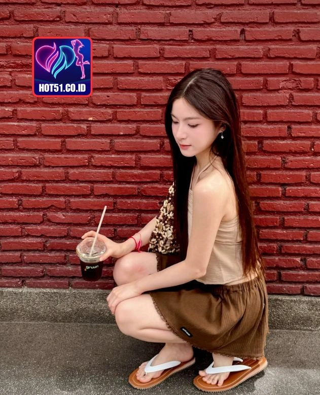 Emma White-HOT51.CO.ID